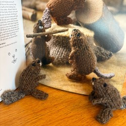Threads & Tales